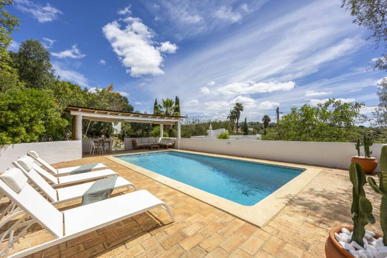 Children-friendly villa with patio, private pool & grill | Mountain view | Dogs allowed — photo 2