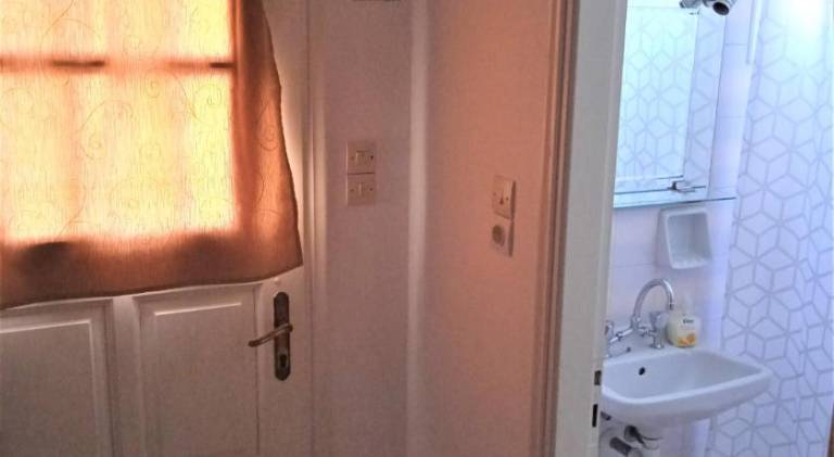 Serviced apartment with patio | Beach nearby | Pets are welcome — photo 2