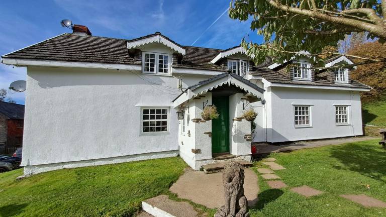 Coynant Farm Guest House in Swansea