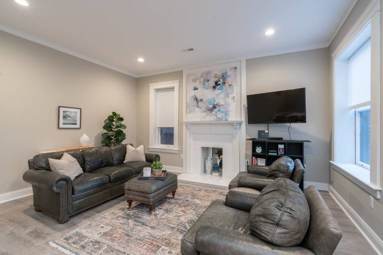 Historic 3BR Near Barnes Jewish Hospital Walkable CWE Dog-Friendly — photo 5