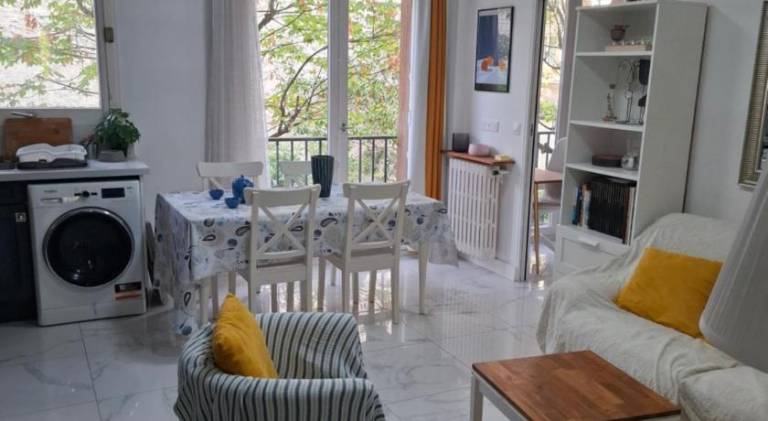 Very nice private Appartment 1 living room with sofa bed 1 bedroom 1 bathroom with toilet 1 Kitchen in Ivry-sur-Seine