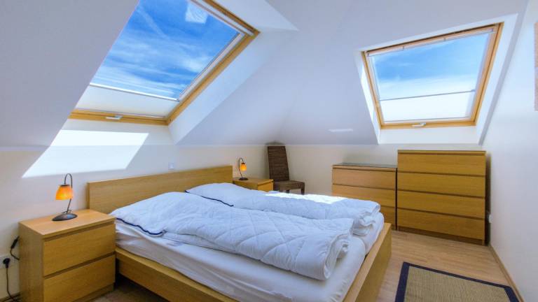 Komfortable 95 qm DG Wohnung im 2 Familienhaus