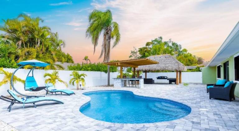 Coastal Family Resort Heated Private Pool, Game Room, Luxe interiors near beach 3508 — photo 3