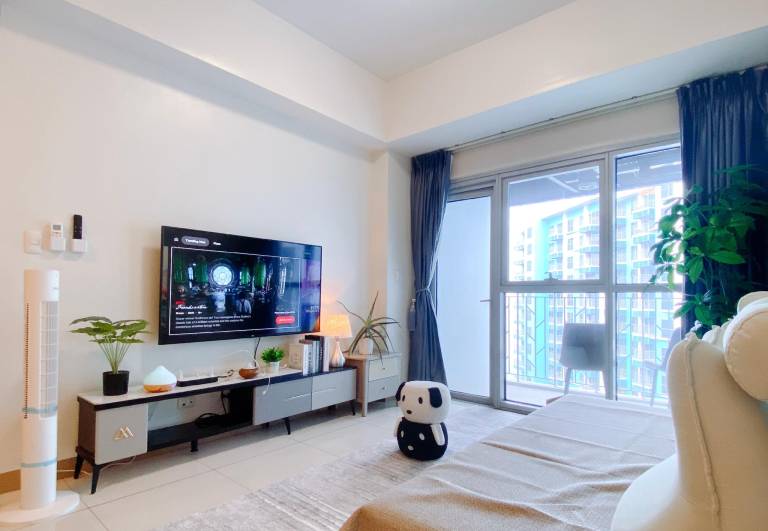 Rental apartment with private pool, jacuzzi & grill | Good for workation in Pasay