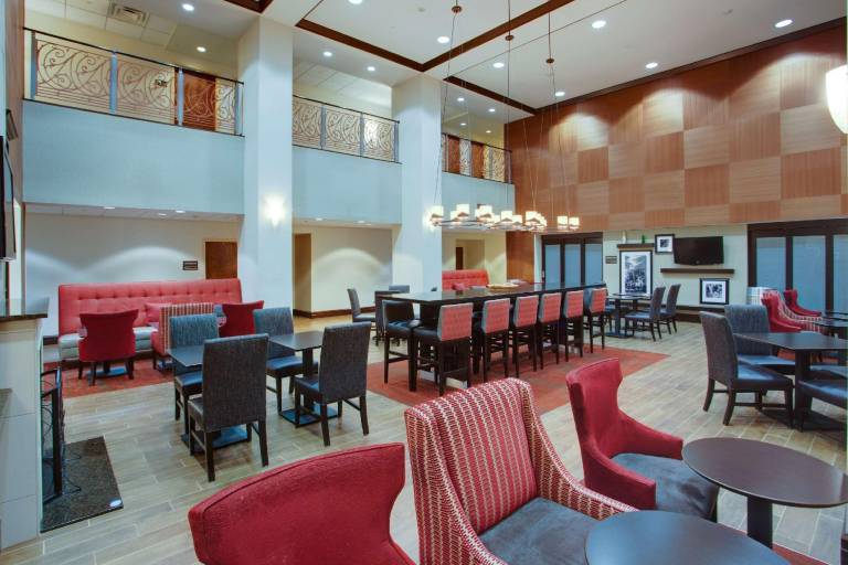 Hampton Inn by Hilton Garden City Long Island — photo 4