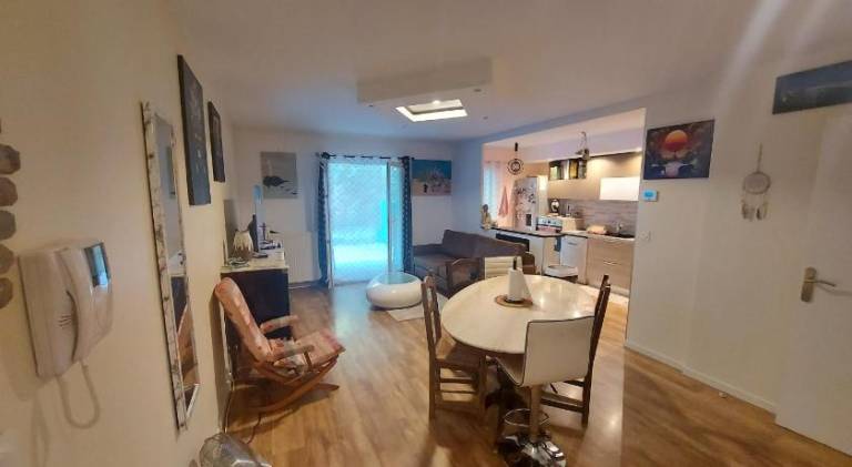 Holiday apartment with 2 rooms for 6 persons in Aubagne