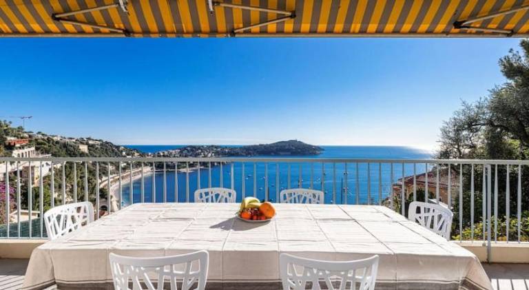 Fully equipped apartment with pool, yard & patio | Next to the beach | Suitable for remote work | Pets are welcome in Beaulieu-sur-Mer