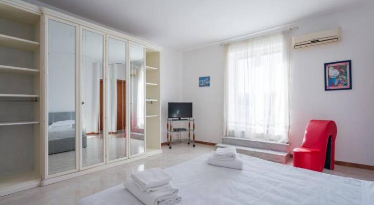 Apartment | Next to Piazza Dante | Good for workation — photo 2