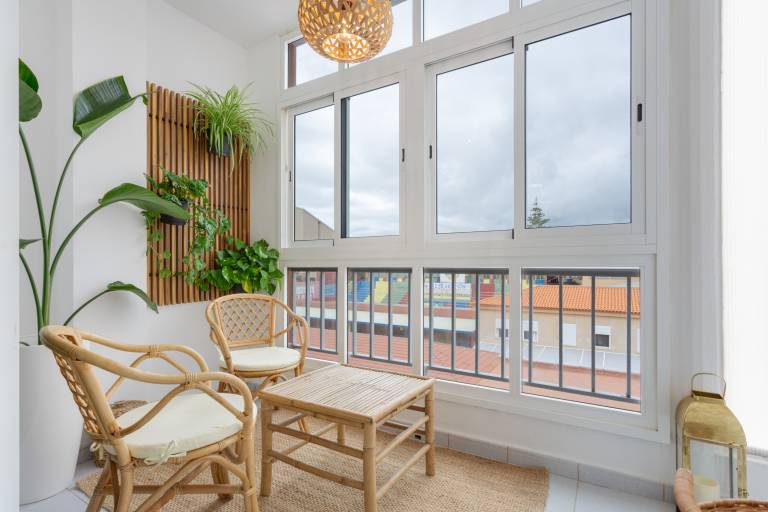 Holiday apartment with fast internet & terrace | City view — photo 3