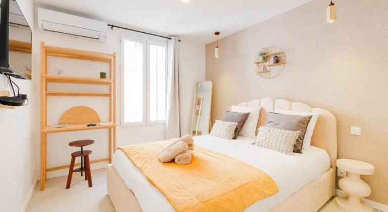 Rental apartment with hot tub & patio | Next to Notre-Dame de la Garde | Pets are welcome — photo 2