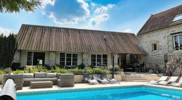 Relais de Poste des Templiers, jacuzzi en option in Soissons