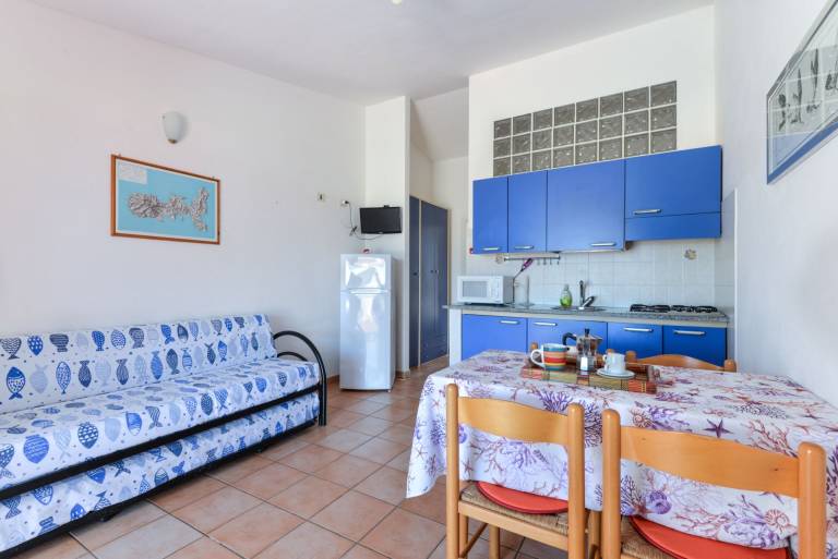 Vacation home with barbecue, terrace & garden — photo 2