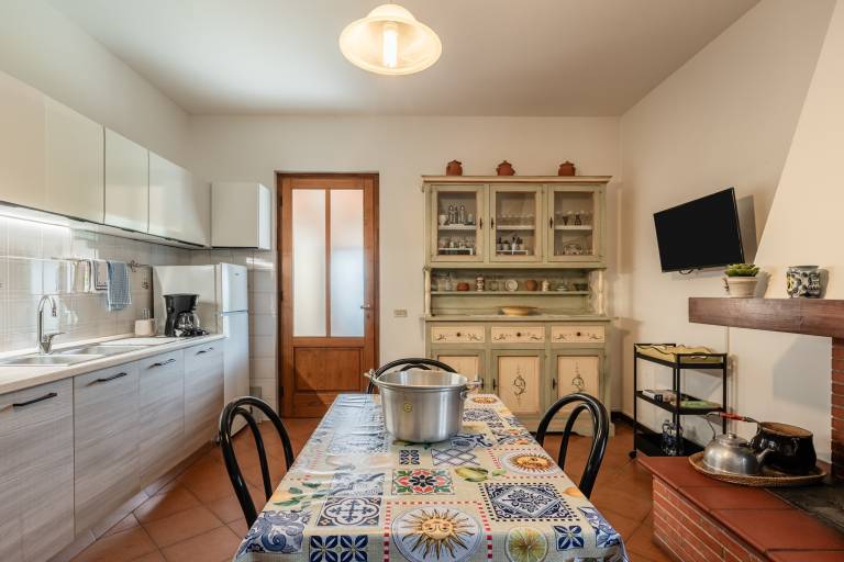 Apartment with garden | Garden view — photo 4