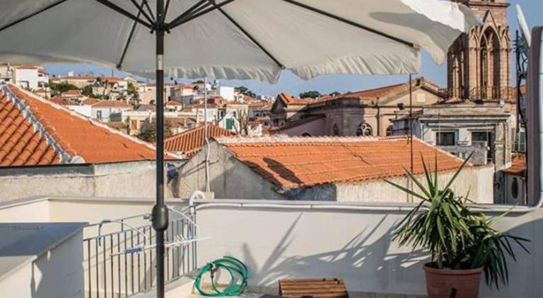 Holiday apartment with patio — photo 3