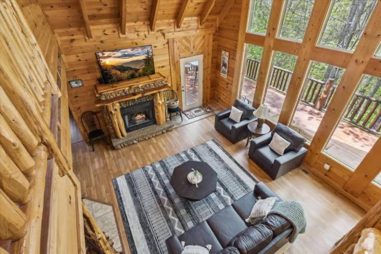 Looky Yonder Cabin by Beyond Expectations with Hot Tub — photo 5