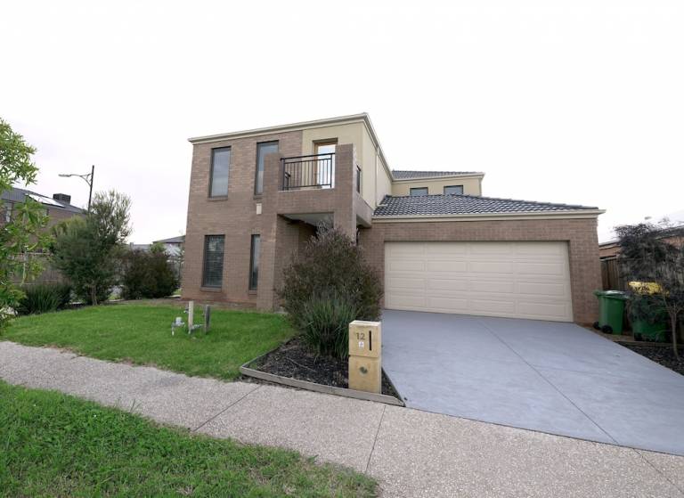 House  Pakenham