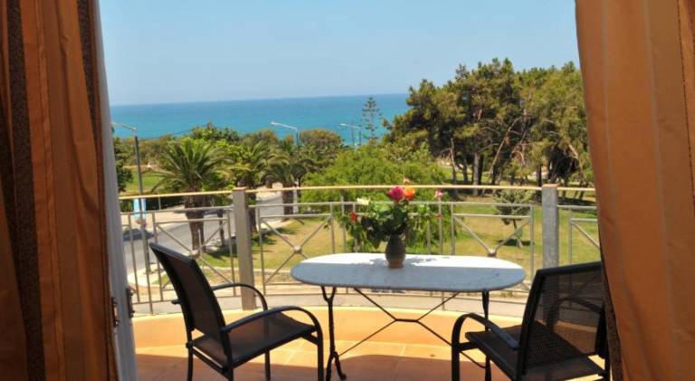 Wonderful rental apartment with yard, patio & pool | Next to the beach | Pets allowed — photo 4