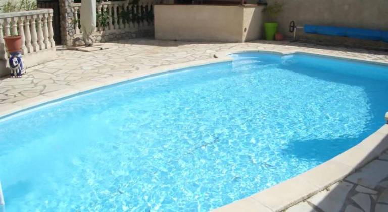 Villa with pool in Balaruc-le-Vieux