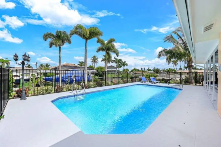 Hostel with private pool | Water view in Cape Coral, FL