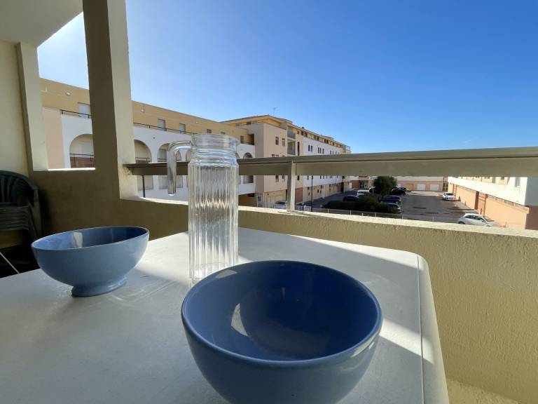 2-room close to beaches, parking, AC — photo 3