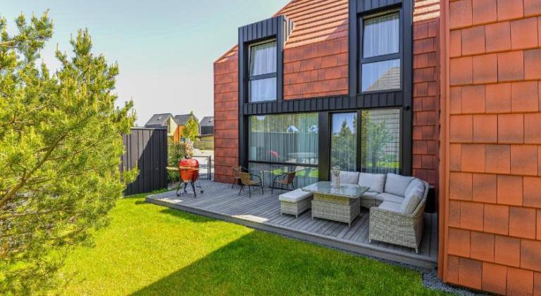 Villa with terrace, grill & yard — photo 4