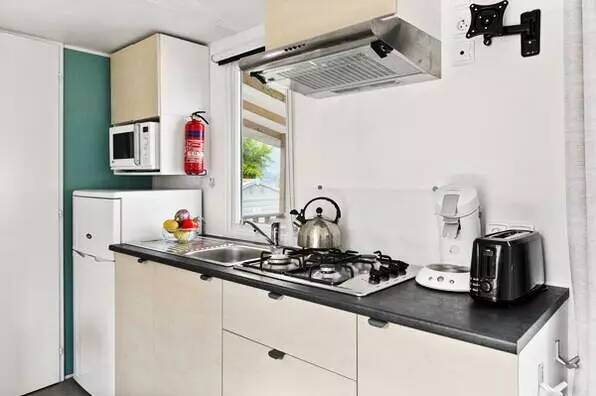 Charming mobile home with barbeque, pool & hot tub | Next to the beach | Pet-friendly — photo 4