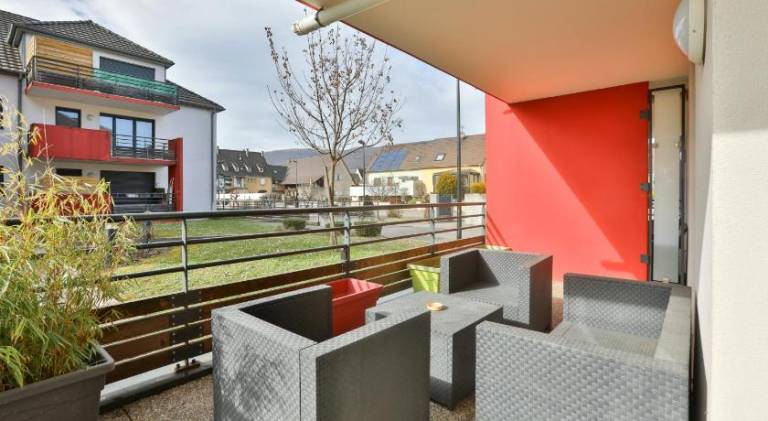 Rental apartment with patio — photo 5
