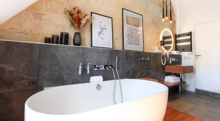 Apartment | Next to Place des Quinconces | Suitable for remote work | Pets allowed — photo 3