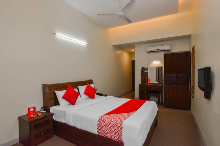 Townhouse Oak Sinhgad Road Crossway Formerly Popular Hotel