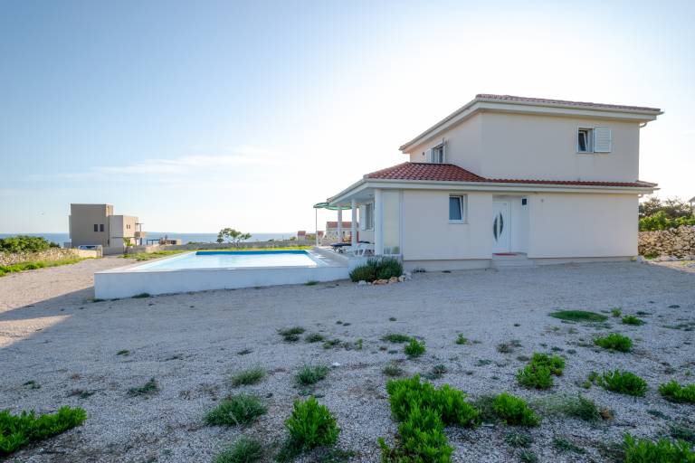 Villa with terrace, private pool & yard | Sea view — photo 4