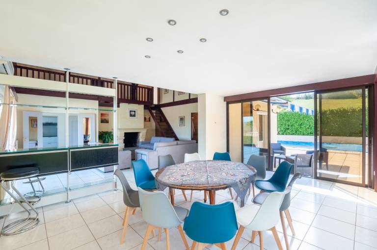 Vacation home with terrace, private pool & barbeque | Suitable for remote work — photo 3