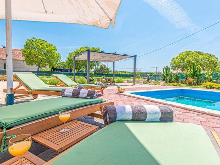 House with garden, terrace & private pool — photo 3