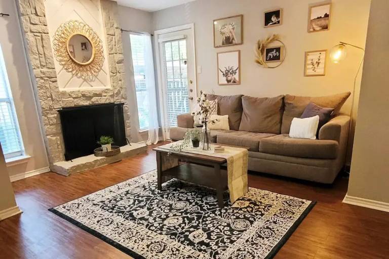 Condo  West Arlington