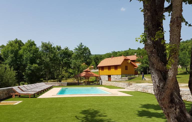 Villa with private pool, terrace & yard | Dogs allowed — photo 4