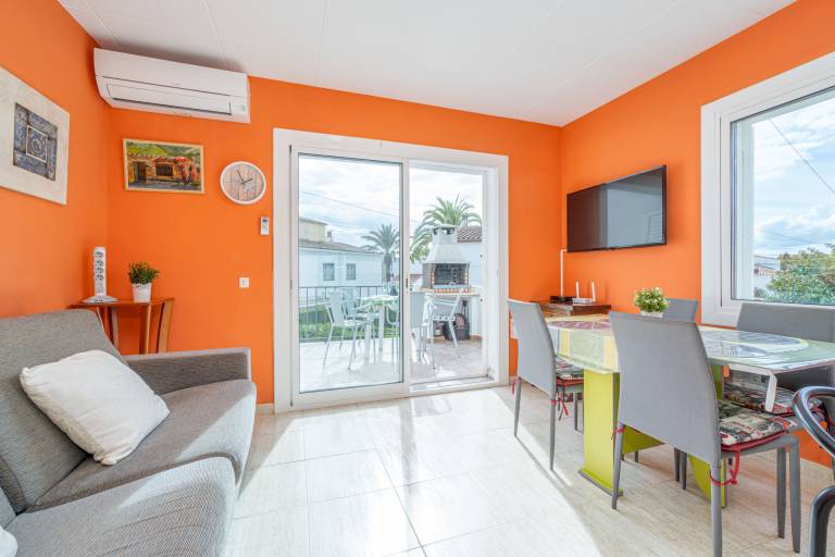 Holiday apartment with terrace, yard & grill | Close to the beach | Pet-friendly — photo 2