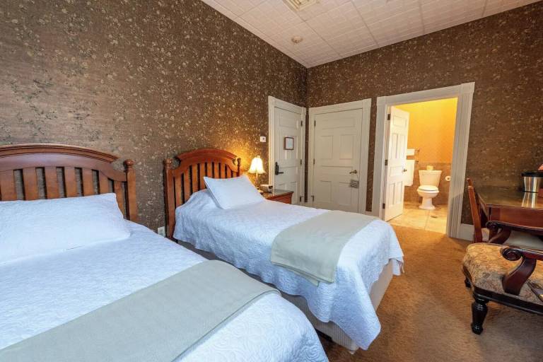Bed and breakfast  Geneseo