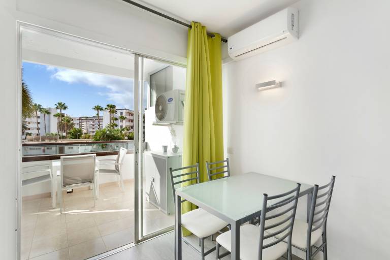 Vacation Apartment 'Nice 1210 in Central Area' with Sea View, Wi-Fi and Air Conditioning — photo 4