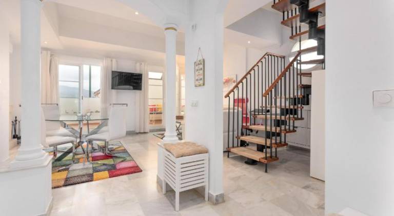 Fully equipped lovely holiday apartment with private pool, patio & yard | Suitable for remote work | Pet-friendly in Marbella