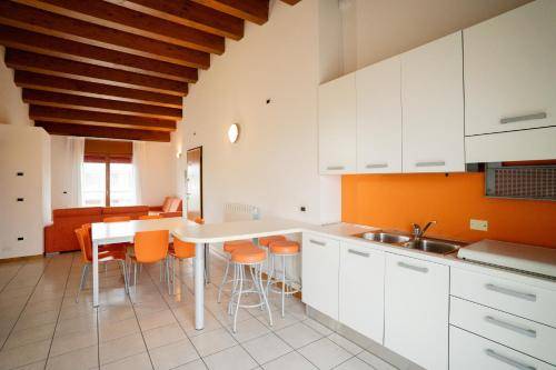 Rental apartment with patio & private pool — photo 2