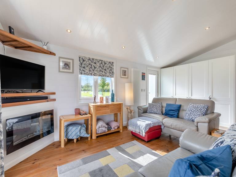 Cottage with garden | River view — photo 3
