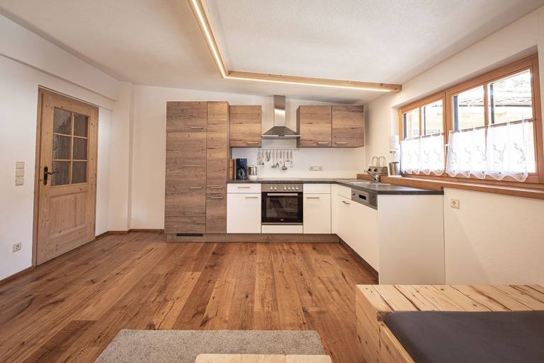 Holiday Apartment "Edelweiss" with Mountain View, Private Terrace & Wi-Fi — photo 3