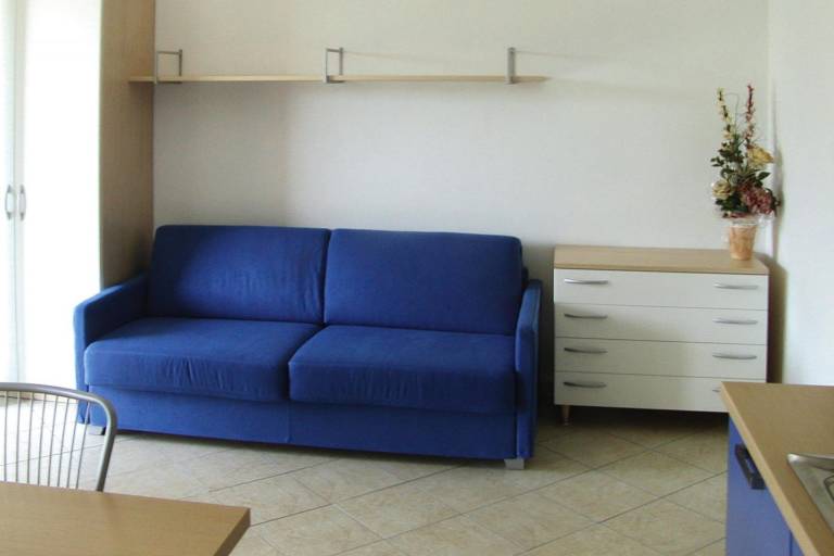Lovely rental apartment with patio, yard & pool | Pets are welcome — photo 3