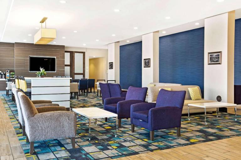 La Quinta Inn & Suites by Wyndham Page at Lake Powell — photo 3