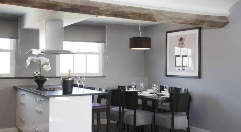 Nice serviced apartment with terrace & yard | Close to The Beatles Story | Pets allowed — photo 4