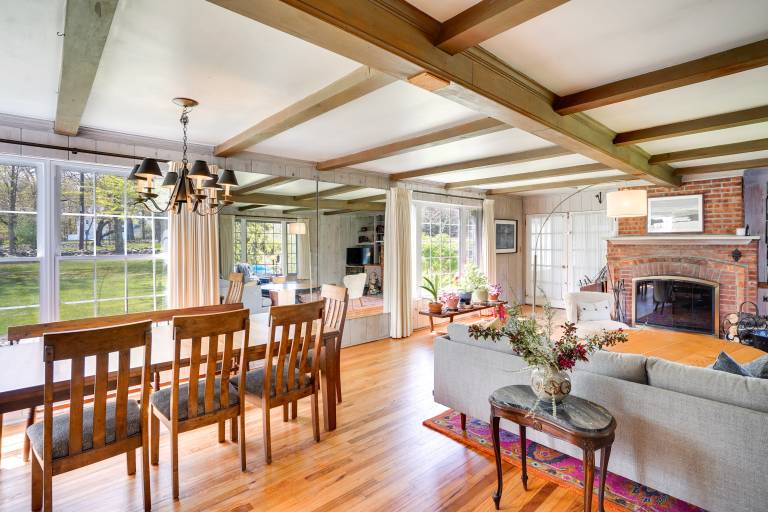 House  Glenford