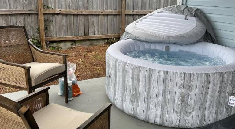 Vacation home with pool & hot tub | Next to the beach | Pet-friendly — photo 4