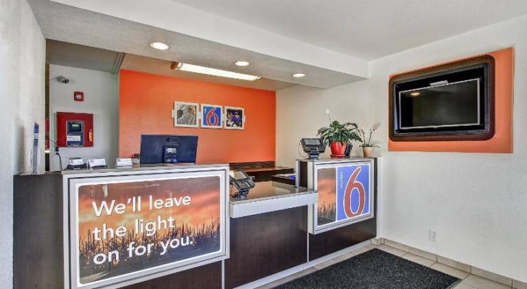 Motel 6 Green Bay, WI — photo 2