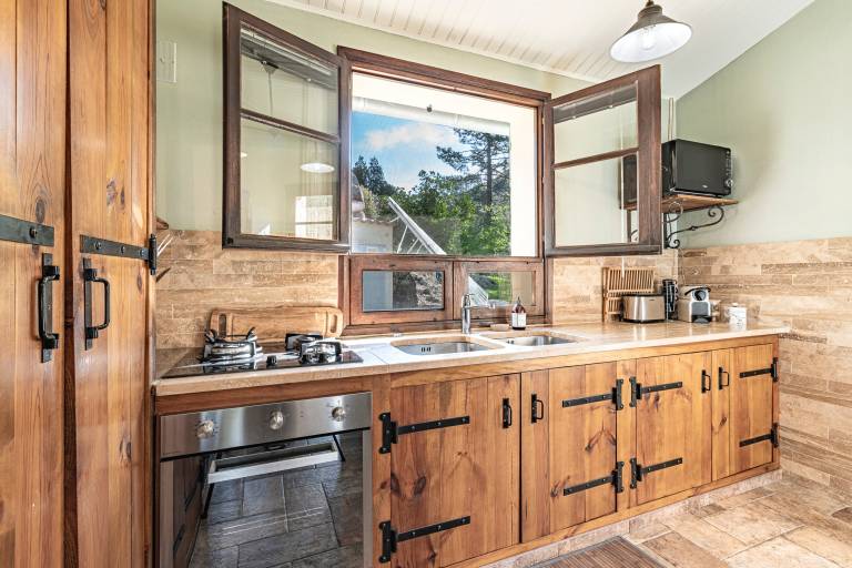 Child-friendly wonderful house with yard, private pool & barbeque | Pets allowed — photo 4