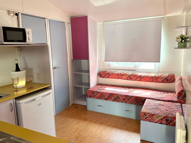 Mobile Home with Terrace - 4 Guests — photo 3