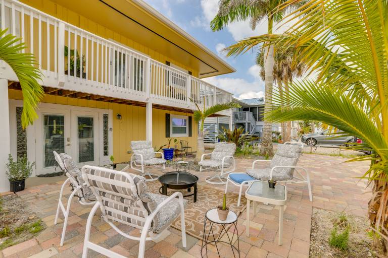 Steps to Shore: Sunny Fort Myers Beach Escape! — photo 4